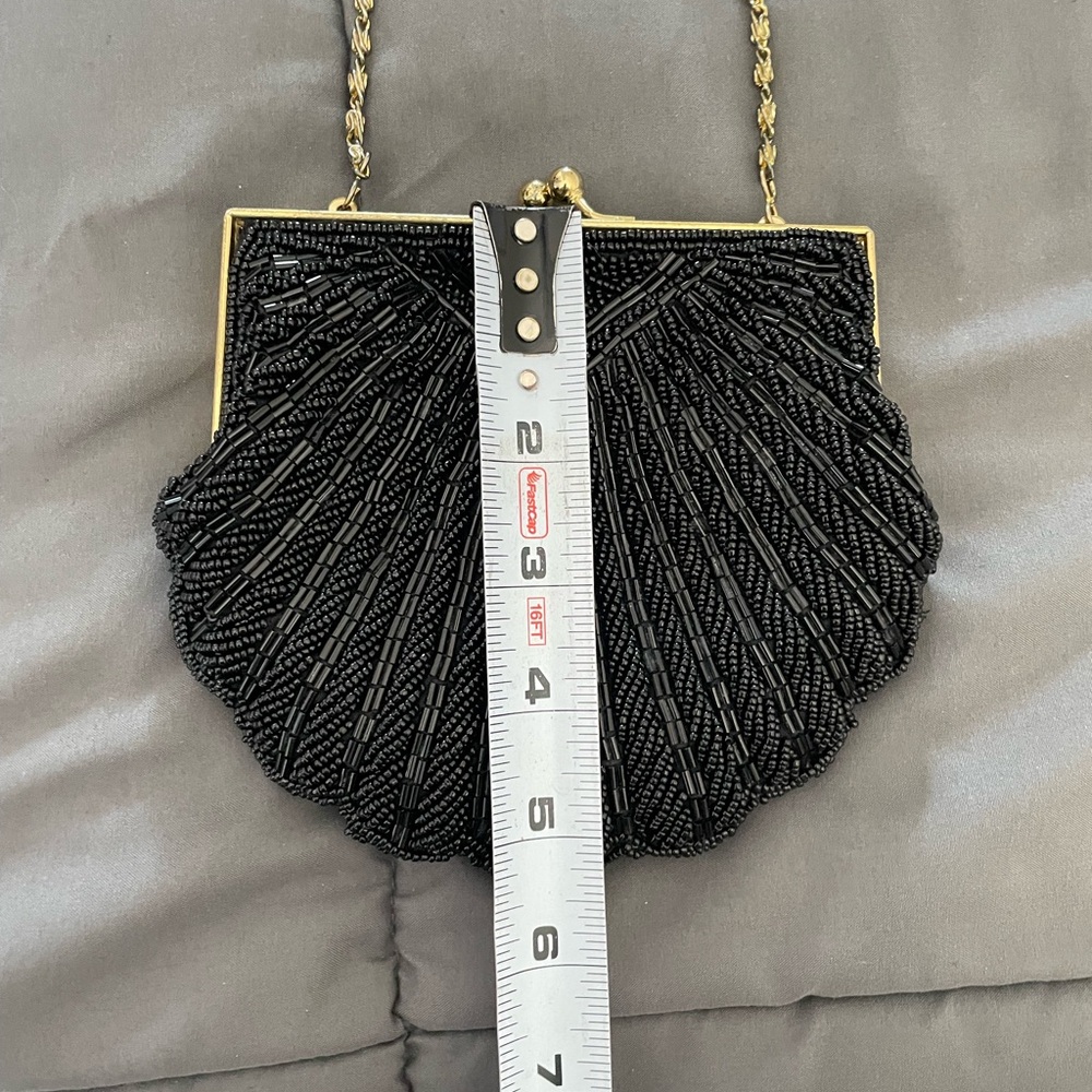 Vintage "La Regale" Black Beaded Scallop Evening Purse ~ Metal Chain Strap - Picture 4 of 9